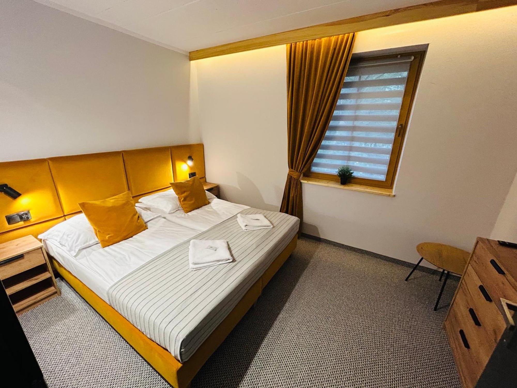 Hotel Czerwone Korale Cielimowo Εξωτερικό φωτογραφία