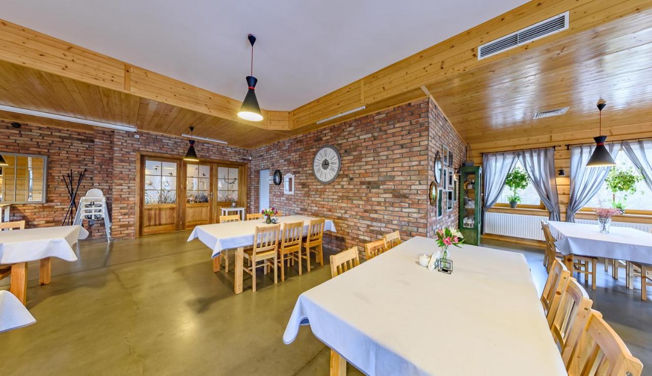 Hotel Czerwone Korale Cielimowo Εξωτερικό φωτογραφία